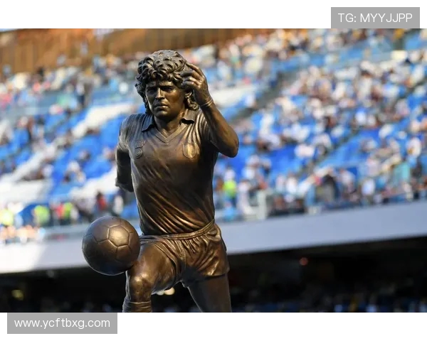 马拉多纳：传奇足坛巨星的巅峰时刻与传奇人生解析